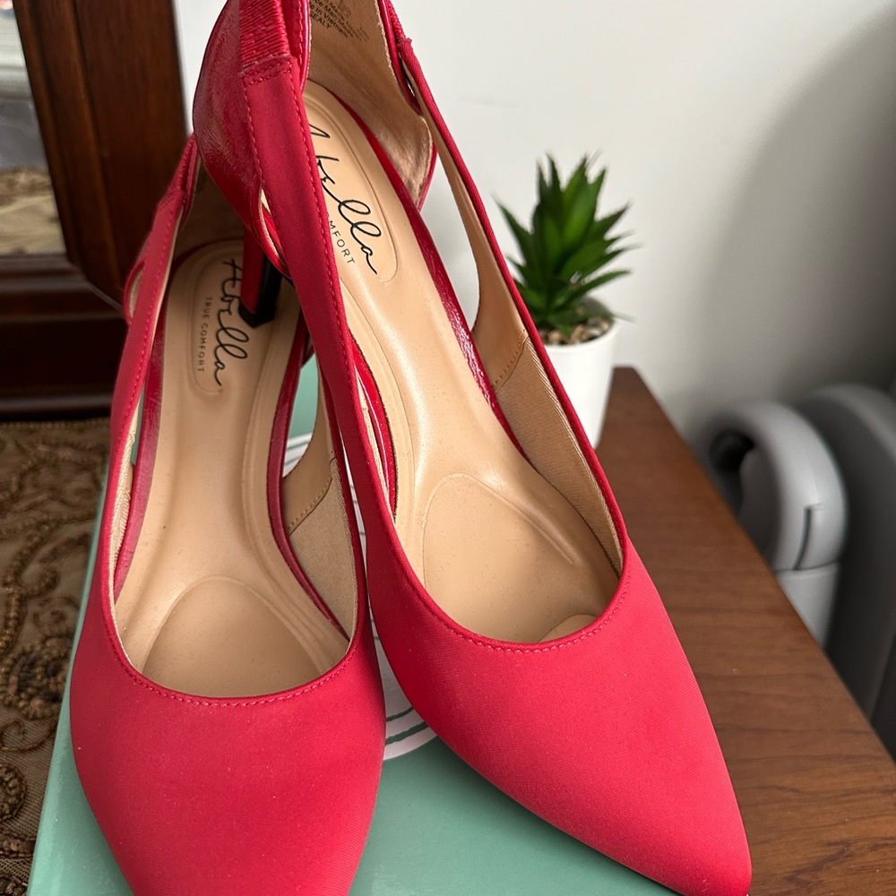 Abella true comfort gorgeous red color shoes . Only tried on inside the store.